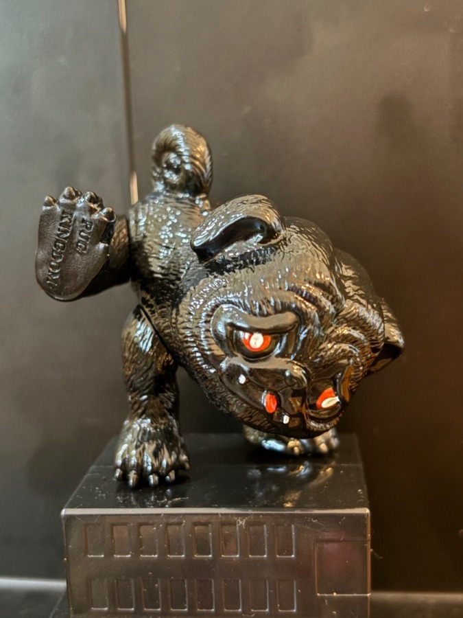 黒パグ獣