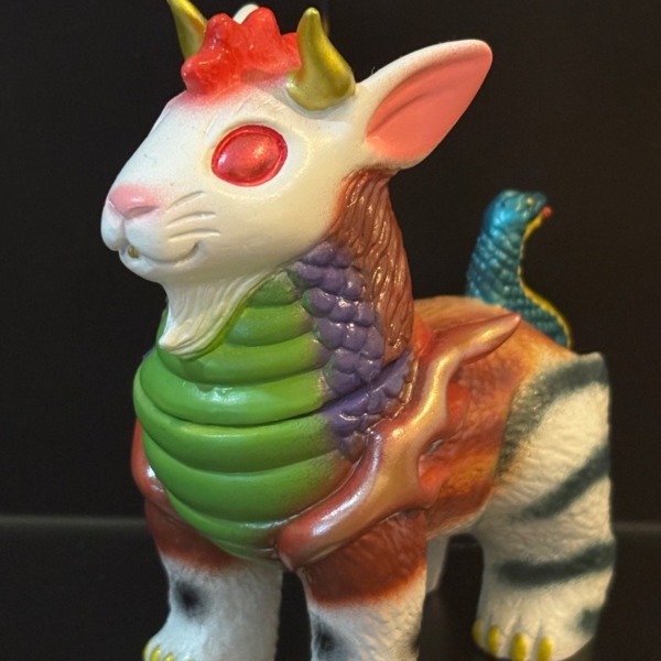 ABAO & MVH FREAK BABI RED – Unbox Industries