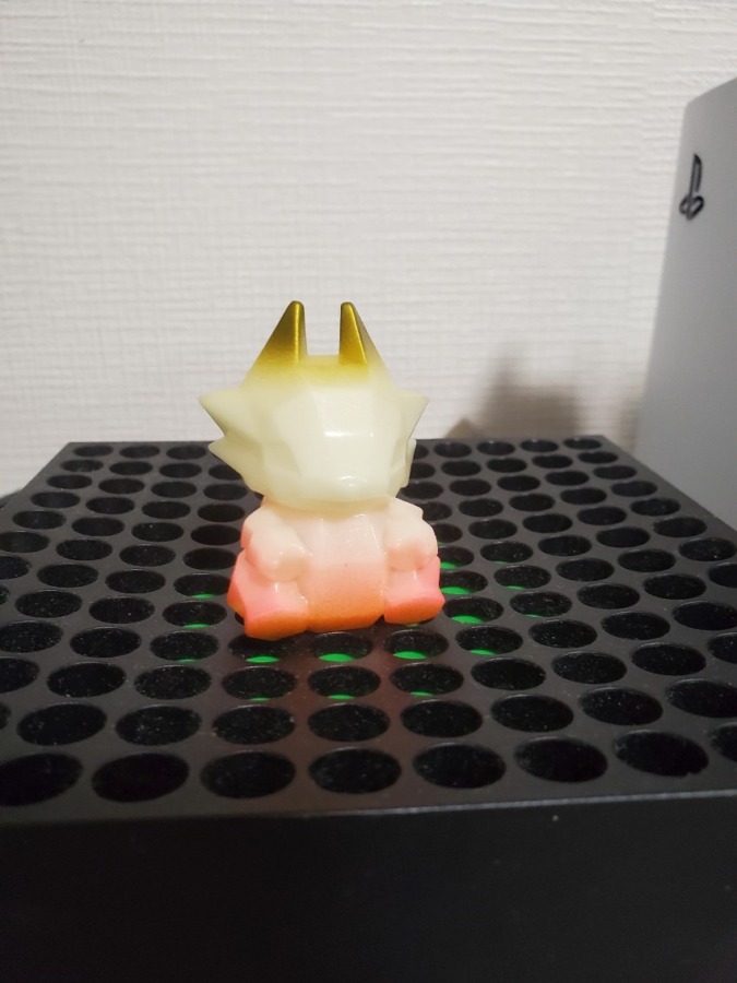 ドラポリトル 金赤蓄光