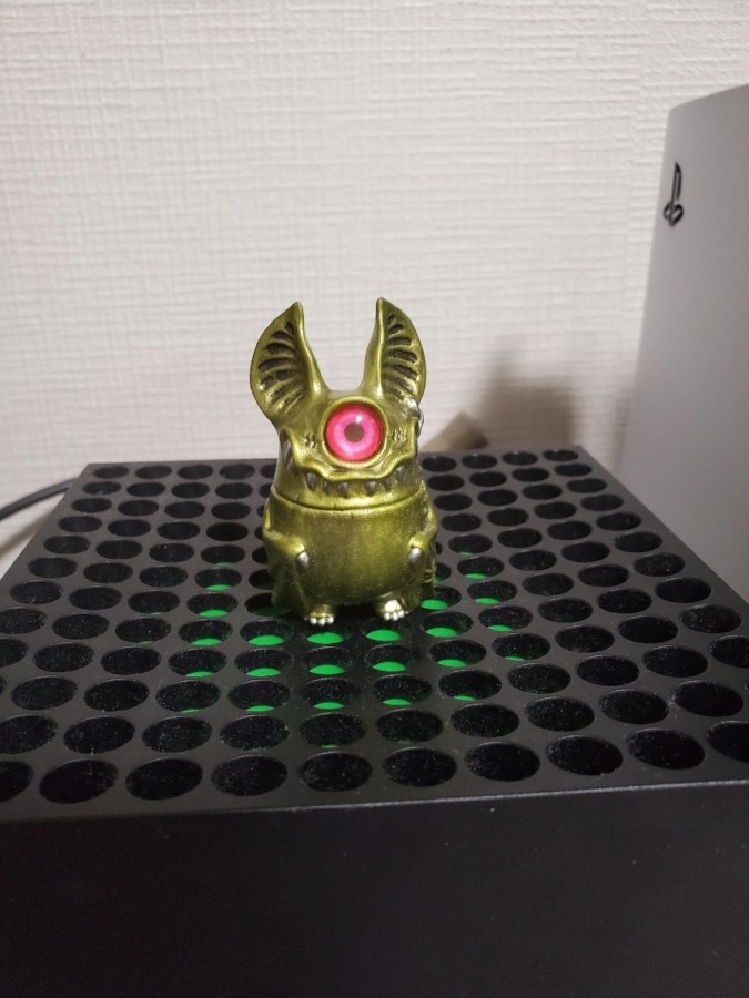 ガチャアイビーoneup限定 メタリックイエロー