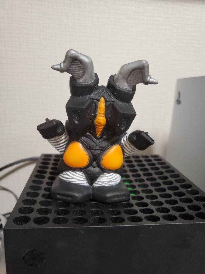 一番くじ貯金箱 ゼットン