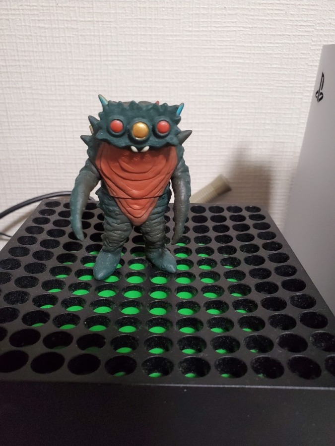 食玩ミニソフビ ビーコン