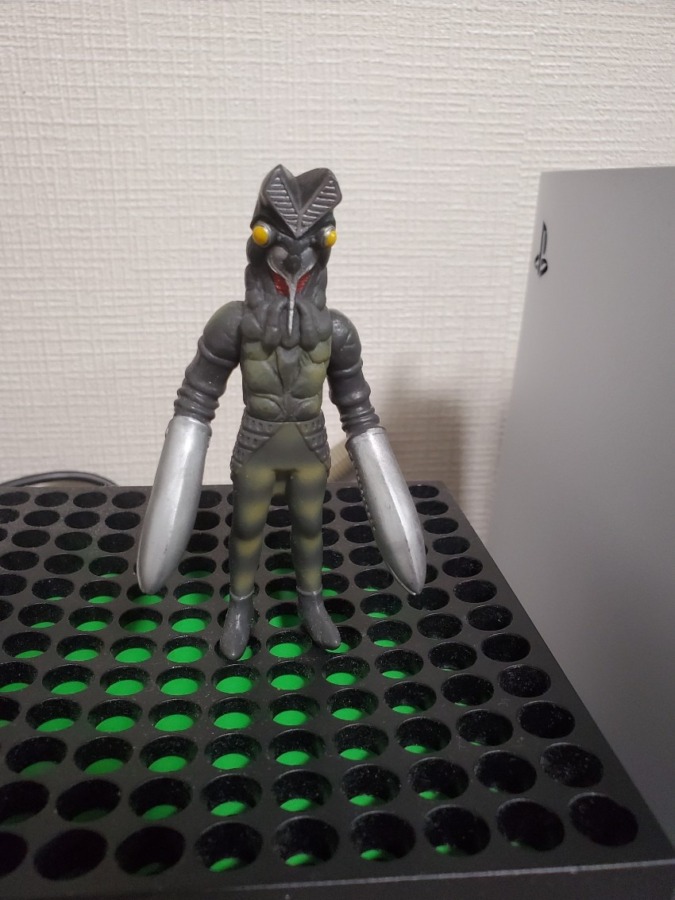 食玩ミニソフビ バルタン星人