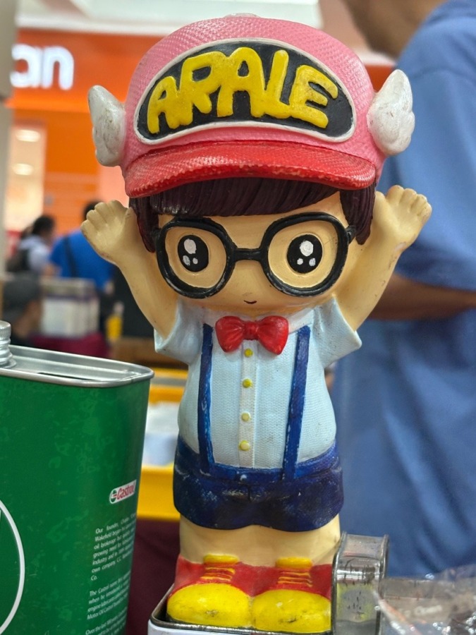 アラレちゃ( „❛ ֊ ❛„)んっ？ だ、だれ？