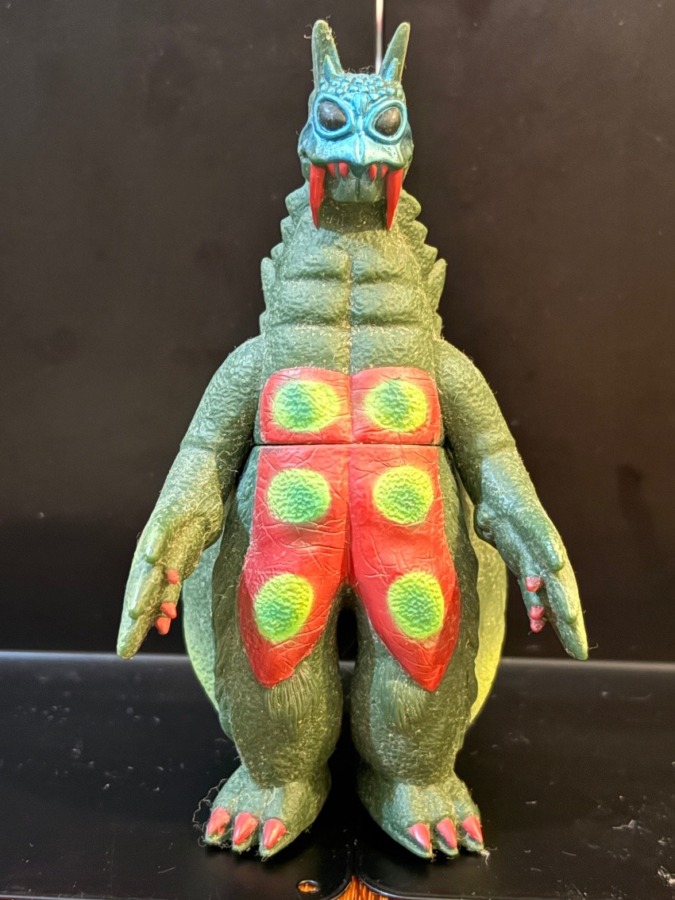 蛾超獣 ドラゴリー