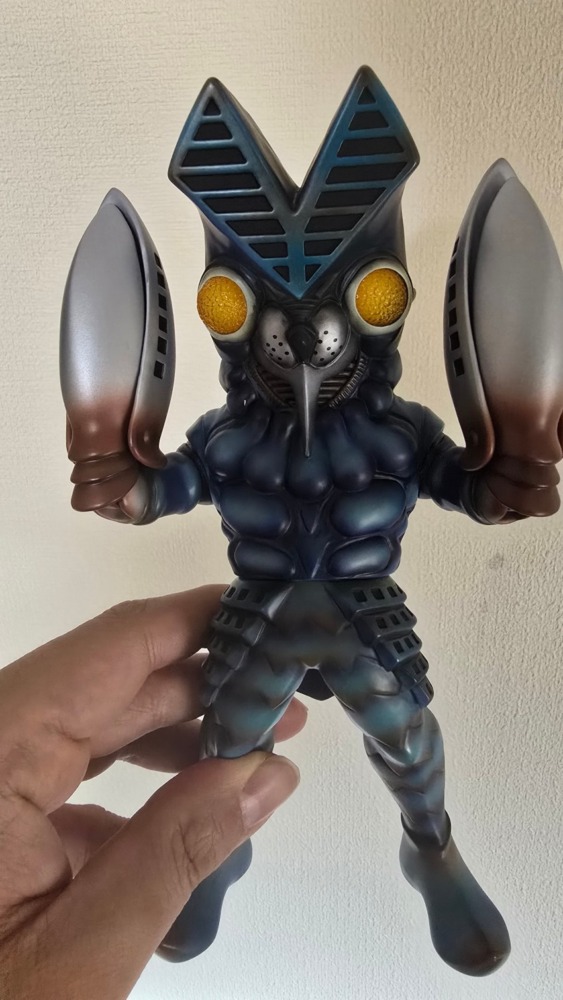 INTOY　バルタン星人