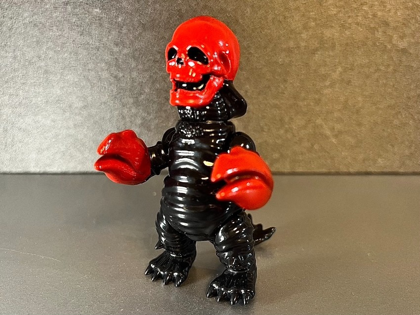 山勝／ありそうで無かった昭和のソフビ怪獣シリーズ・髑髏怪獣レッドスカルシザース
