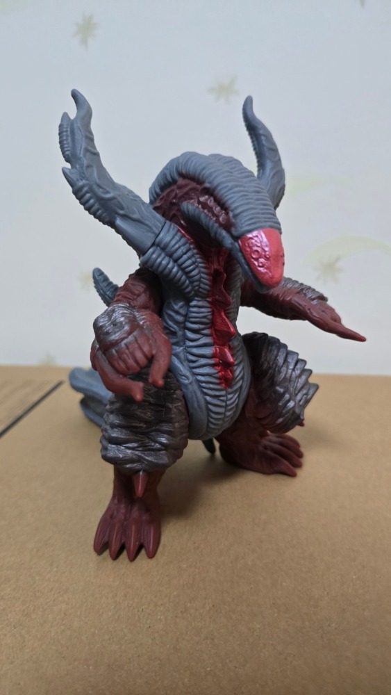 ウルトラ怪獣アドバンス　ヴァラロン