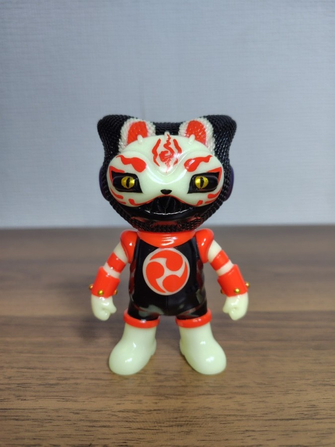 ゲッチャリマンネムロッカー 白面の者(蓄光)