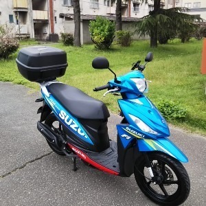 address110motoGPカラー乗り